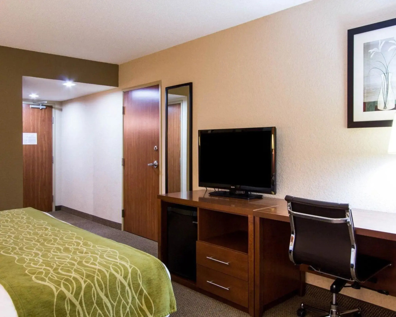 Comfort Inn & Suites Charleston Airport Convention Center
