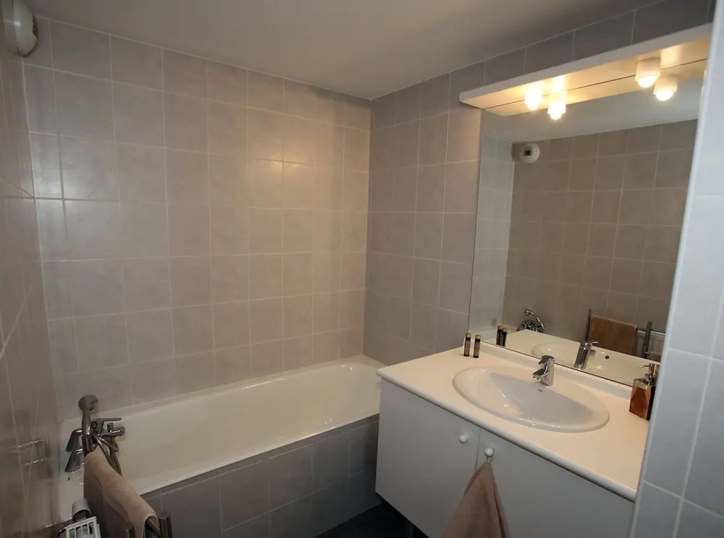 Annecy, Modern duplex in the city center