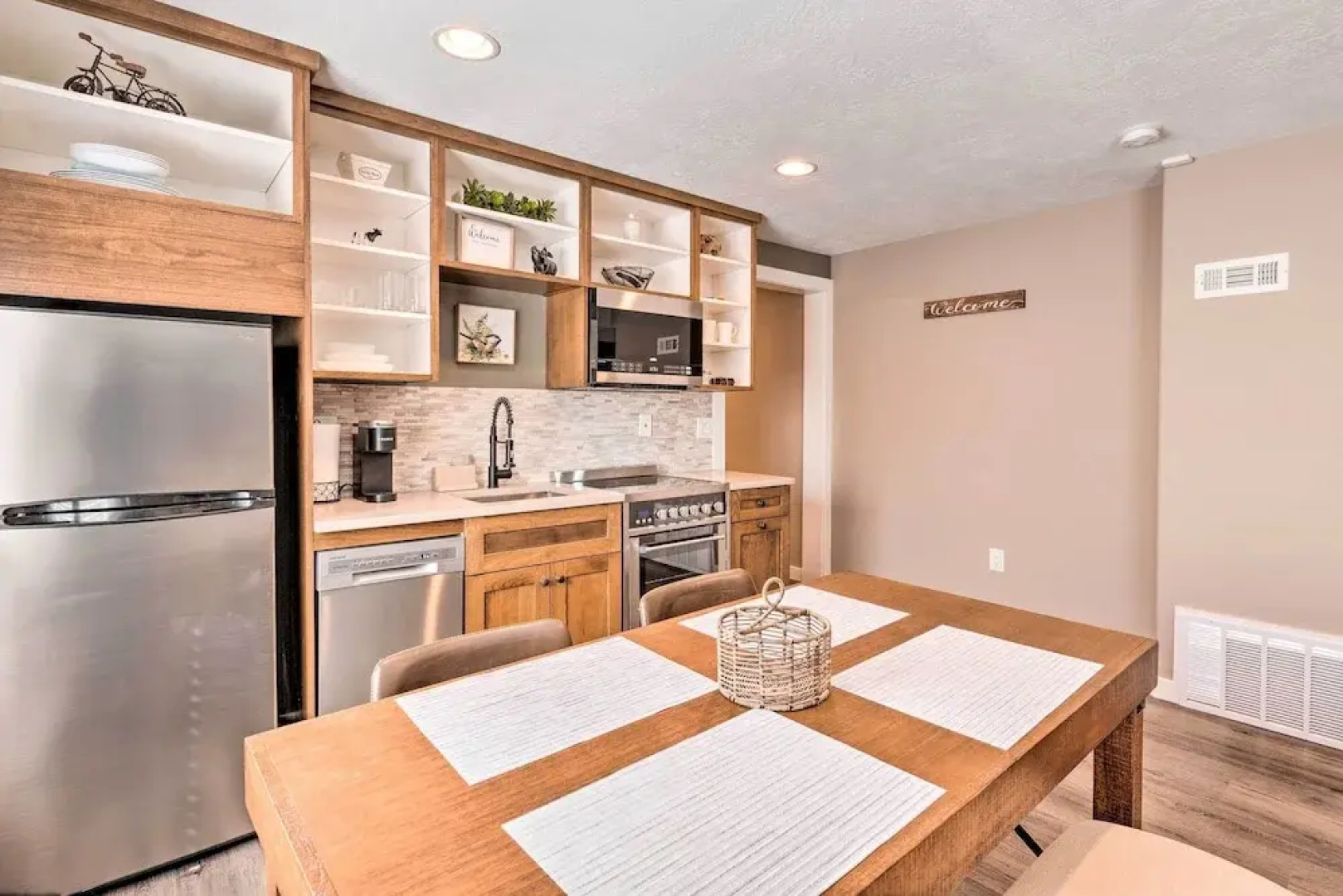Short Drive to State Parks: Herber City Apt