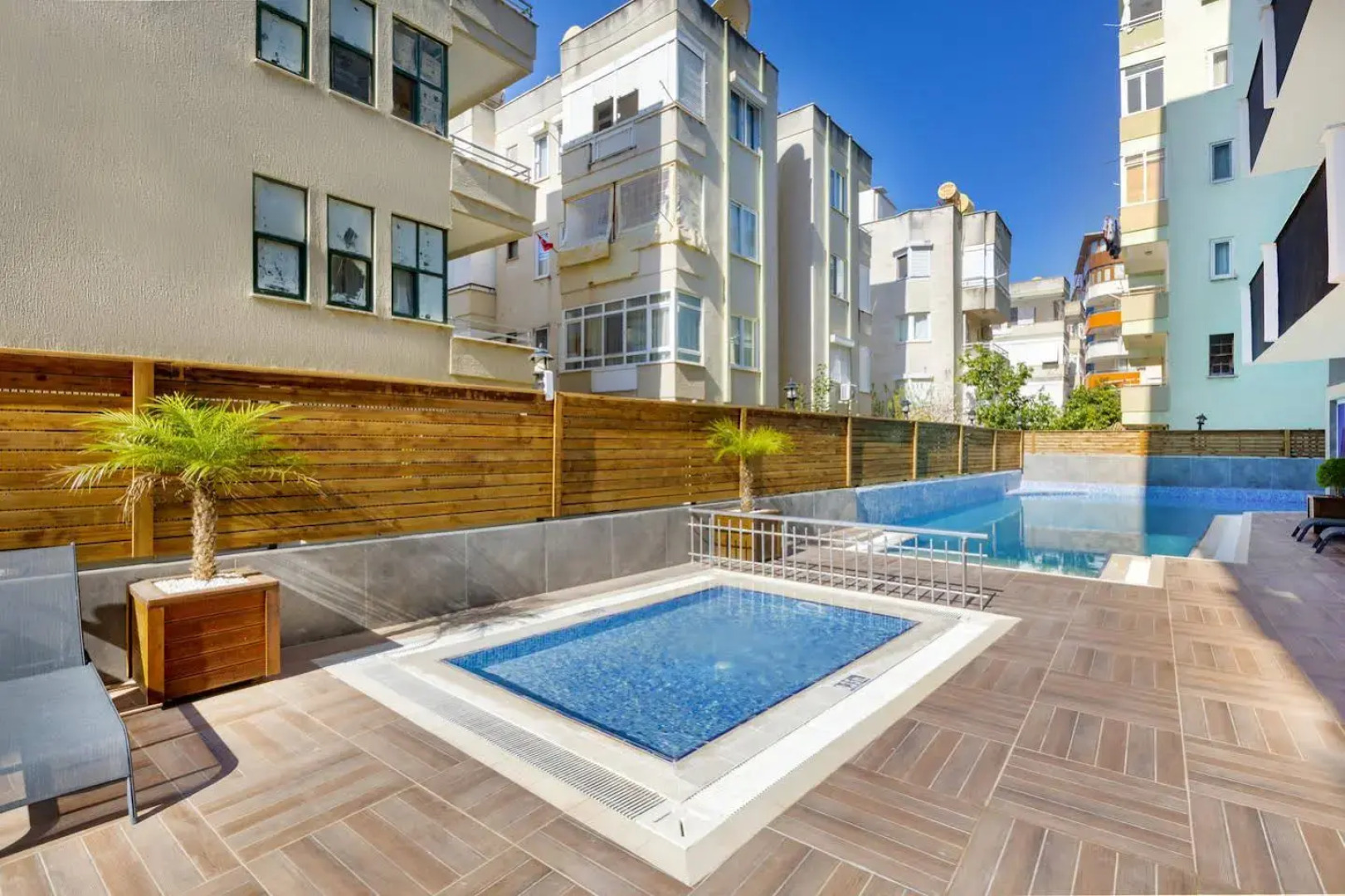 Royalisa City Apart Hotel