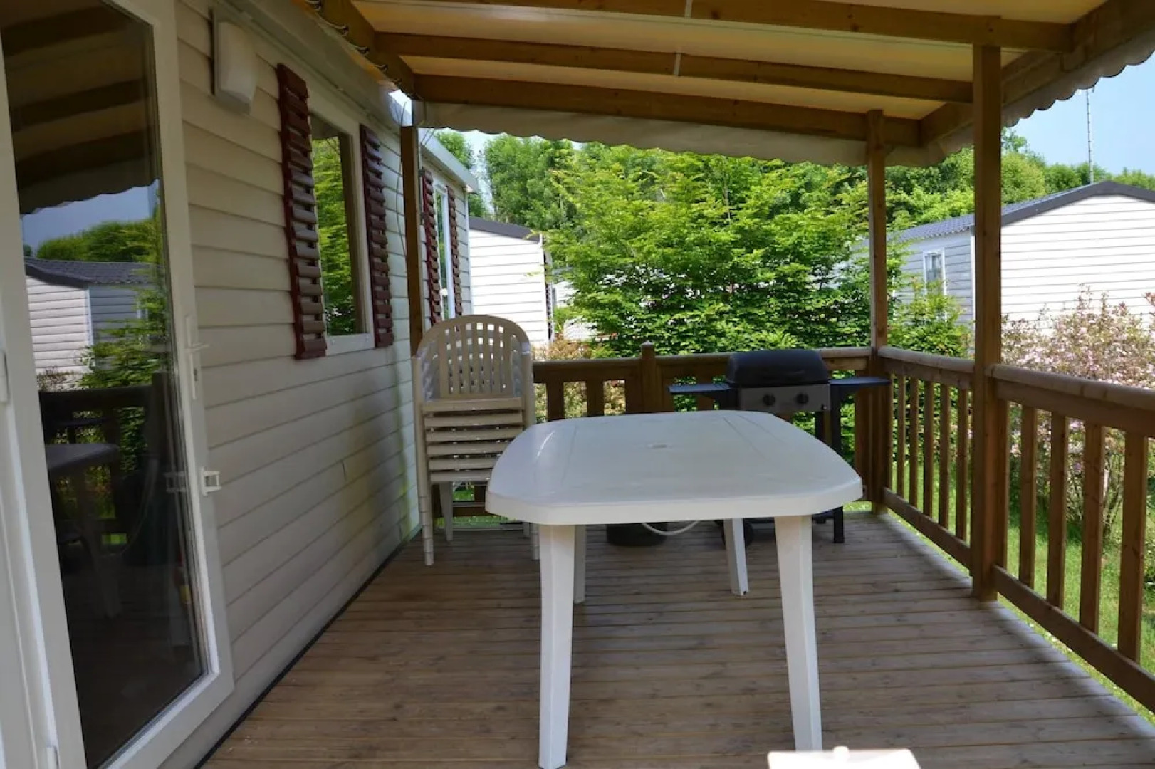 Bungalow With 2 Bedrooms in Onzain, With Terrace