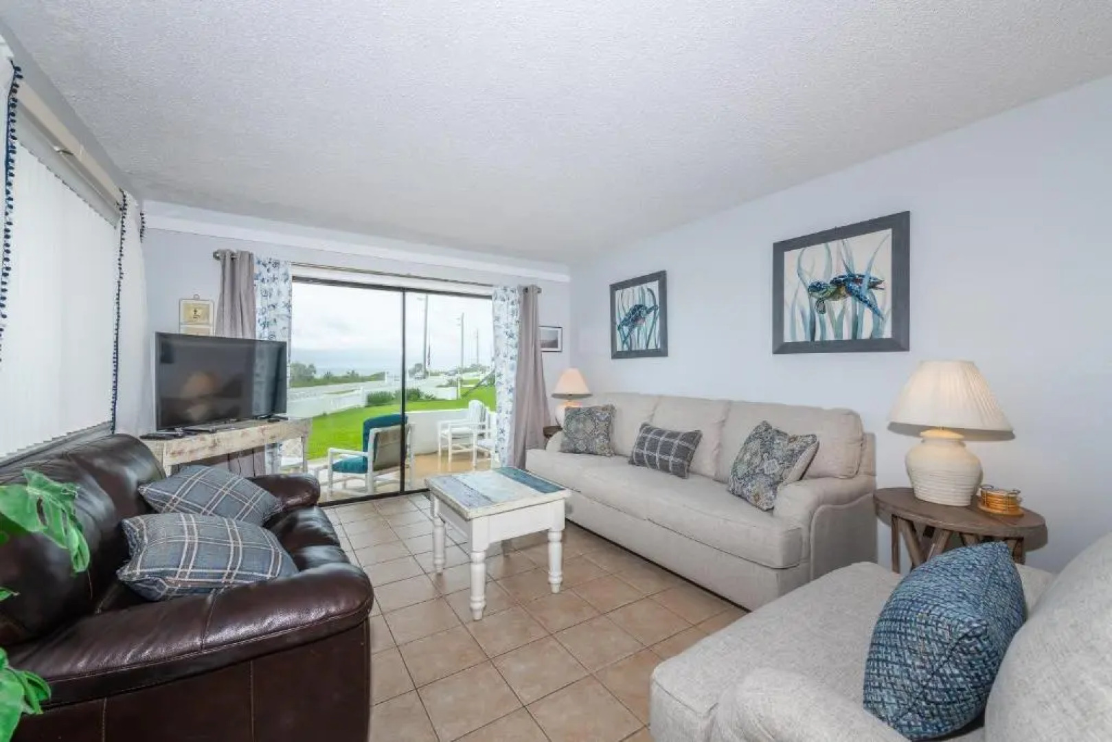 Lovely 2 Bedroom Beachfront Condo