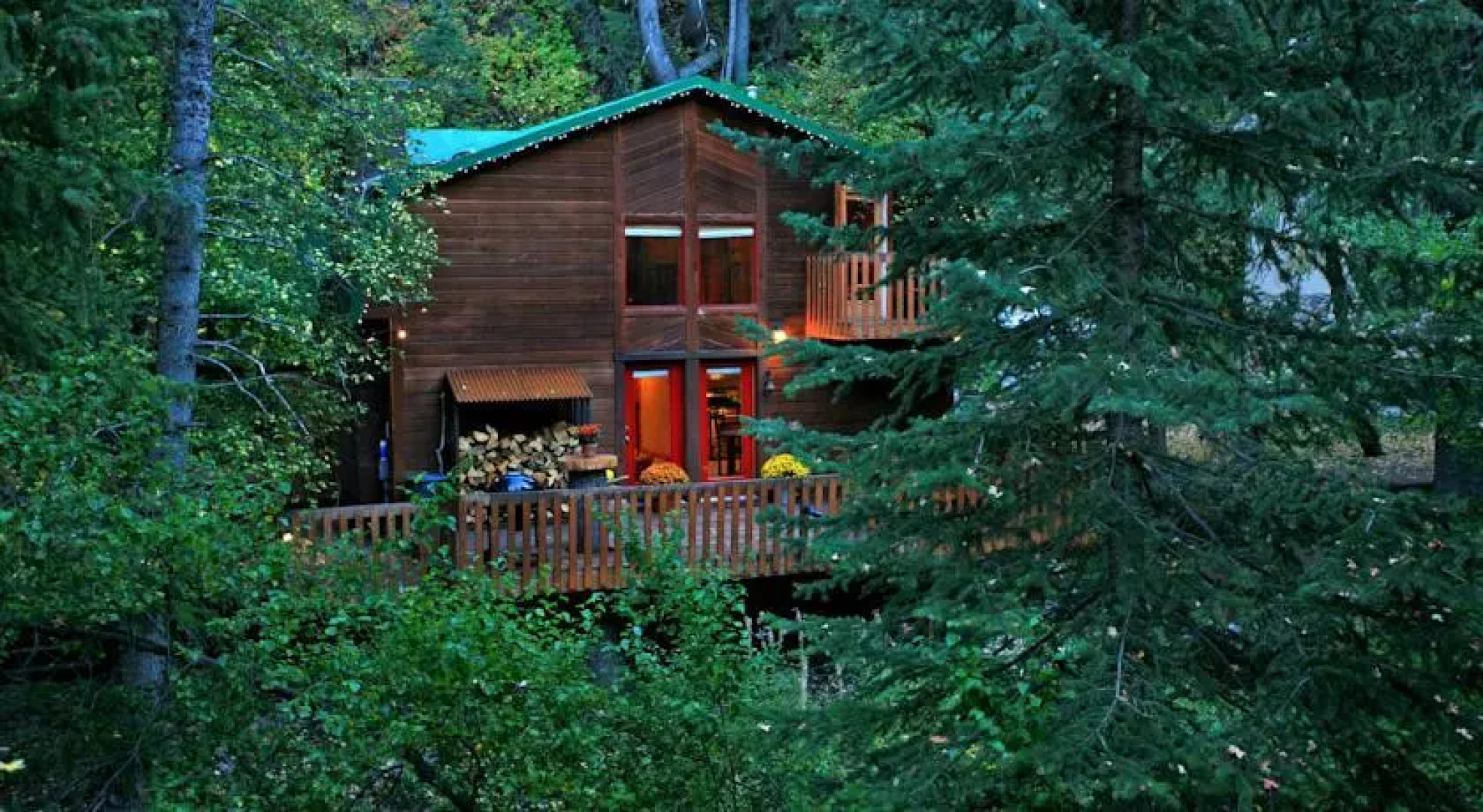 Creekside Cabin by Stewart Mountain Lodging