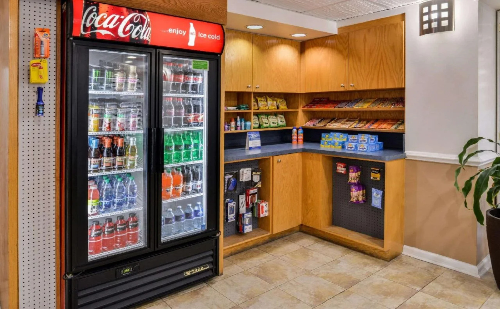 Best Western Plus Holiday Sands Inn & Suites