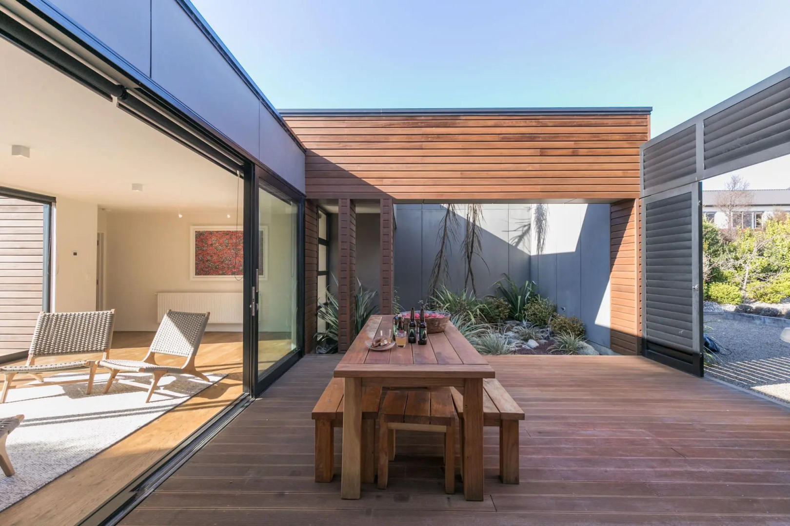 Clutha Place - Sleeps 8 - Lake Views - Balcony