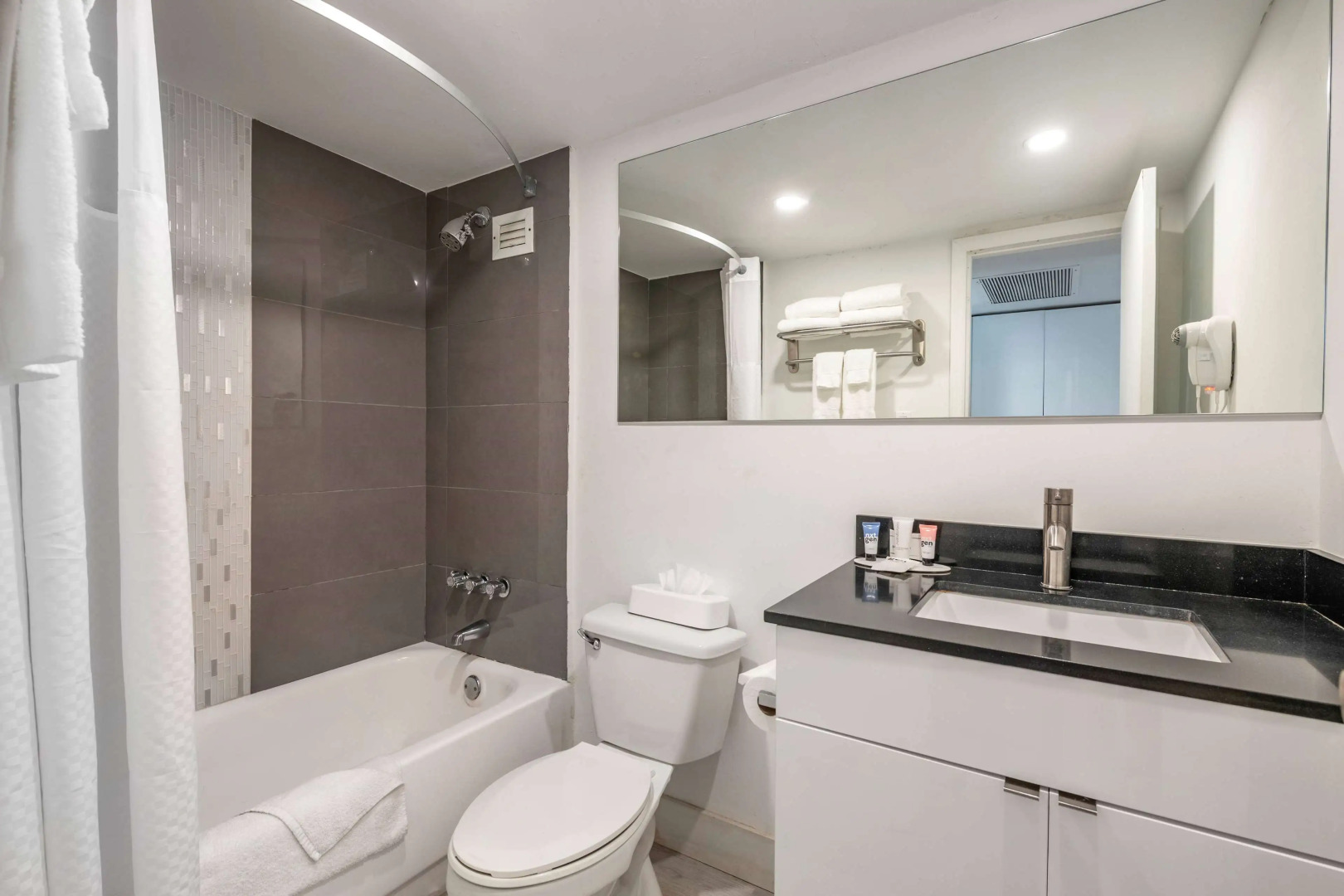 Ramada Plaza by Wyndham Marco Polo Beach Resort