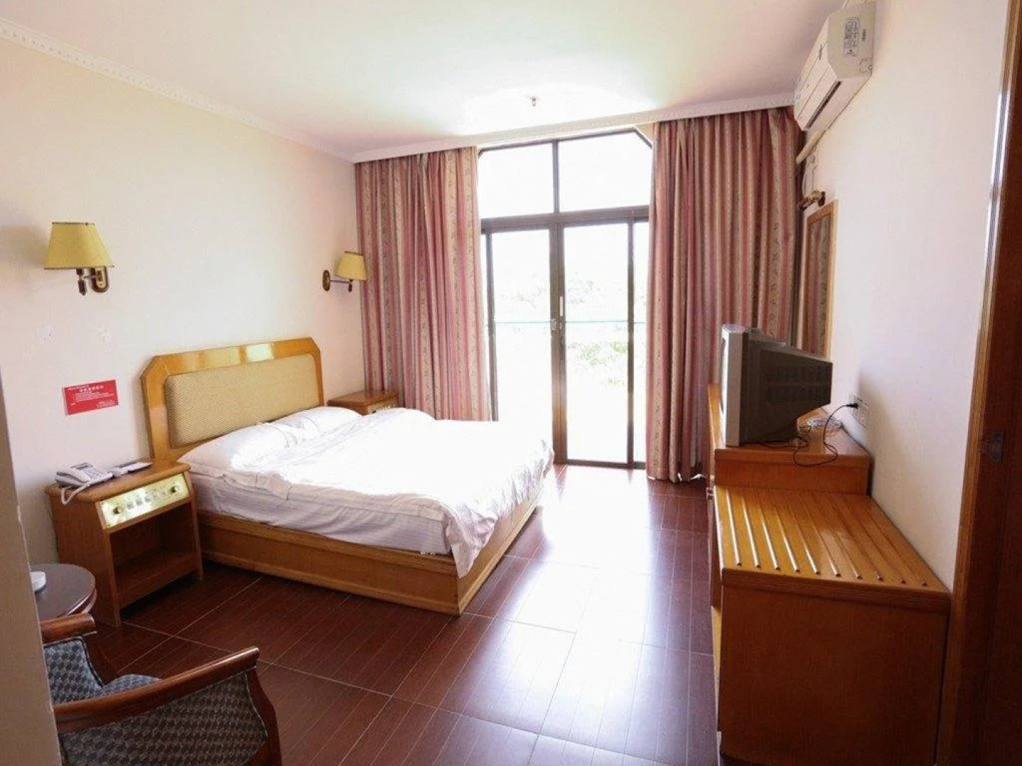 Zhuhai Yujingwan Holiday Hotel