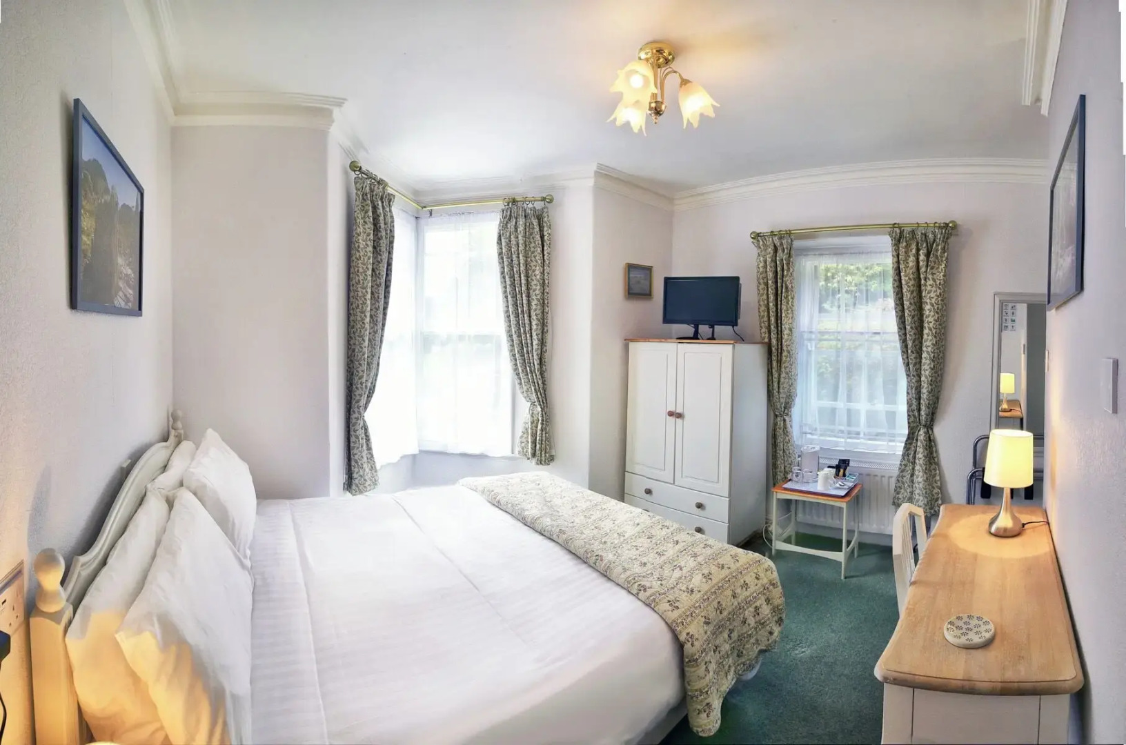 Garth Dderwen Guest House