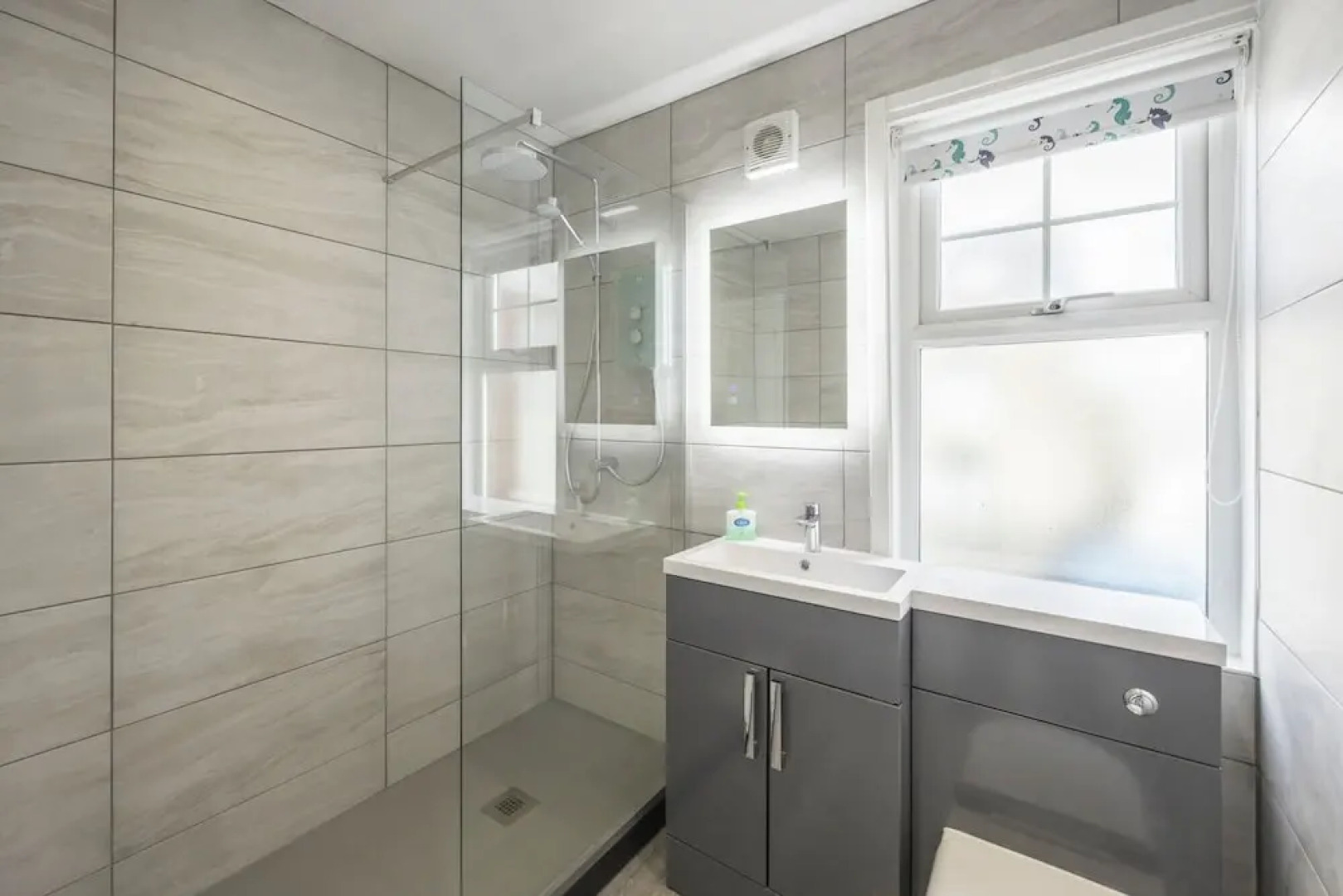 Beach Side House in Beautiful Borth