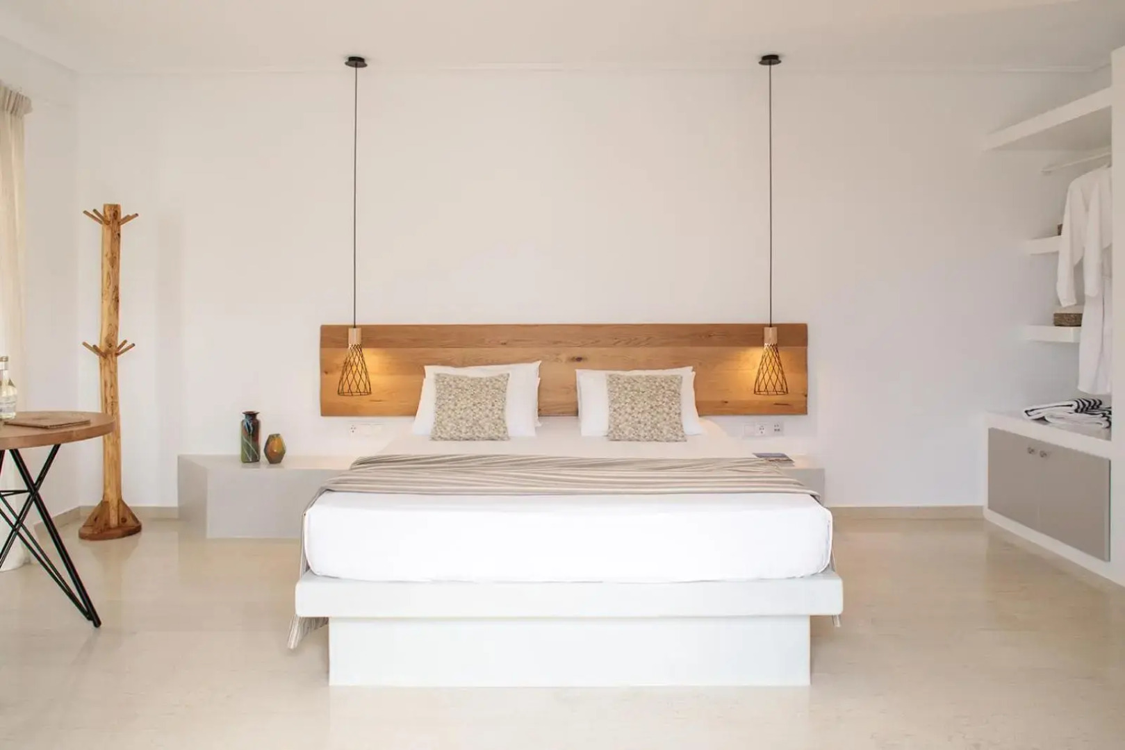 Proteas Hotel & Suites