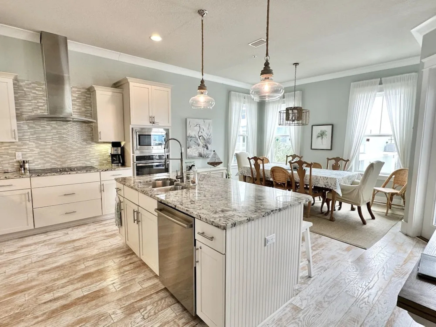 Bay Side 4 Bedroom Home by RedAwning