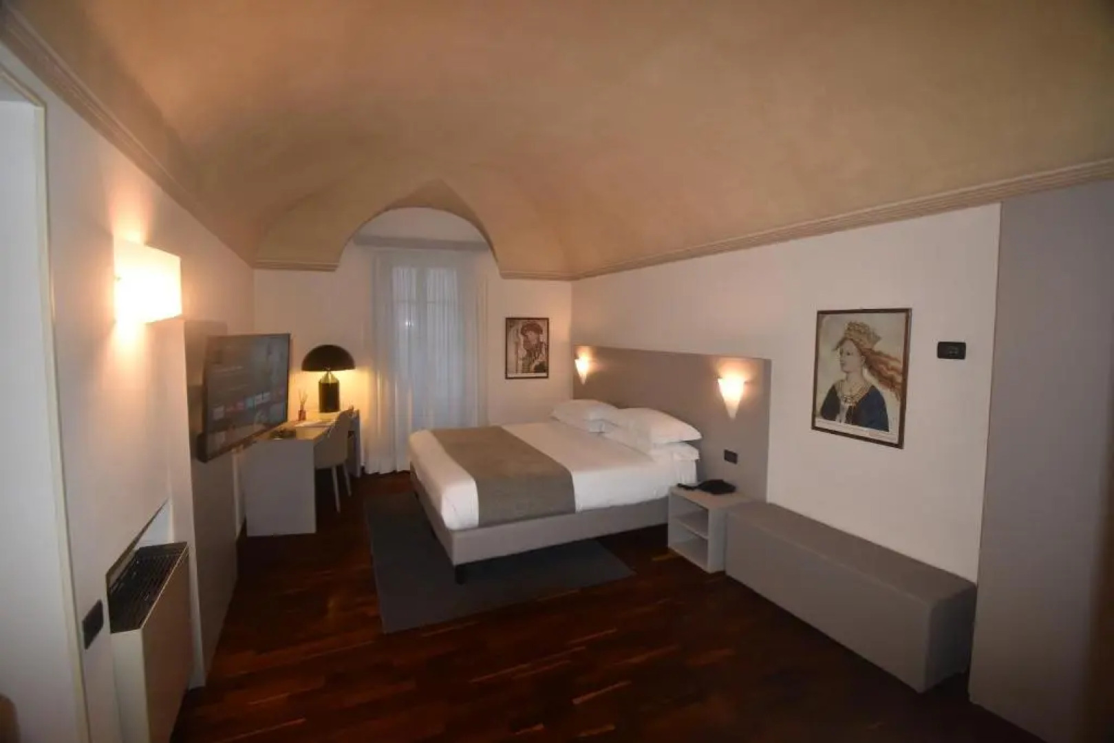 Hotel Boutique Antiche Mura