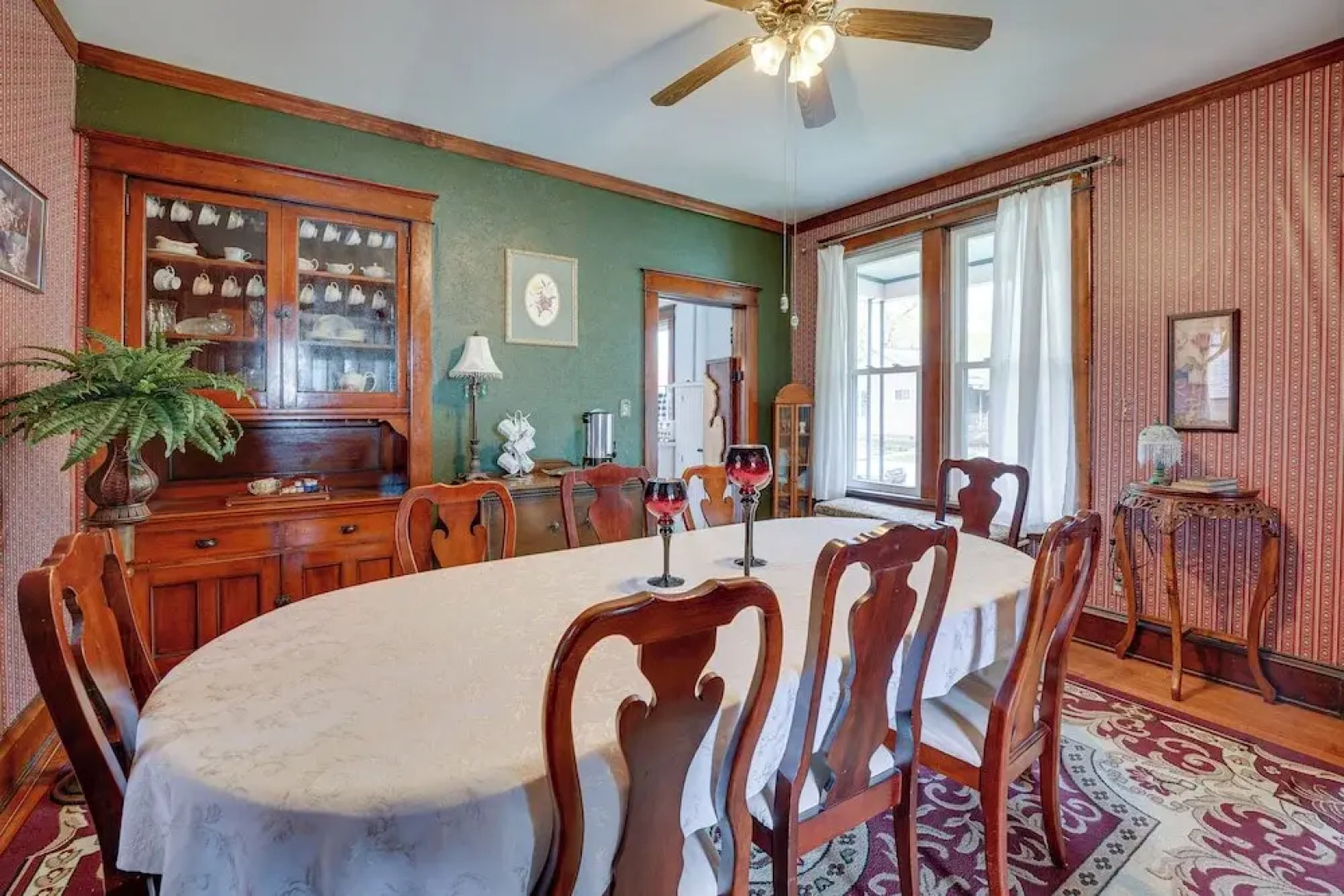 Dtwn Victorian Home - 1 Mi to Lake Michigan Beach!