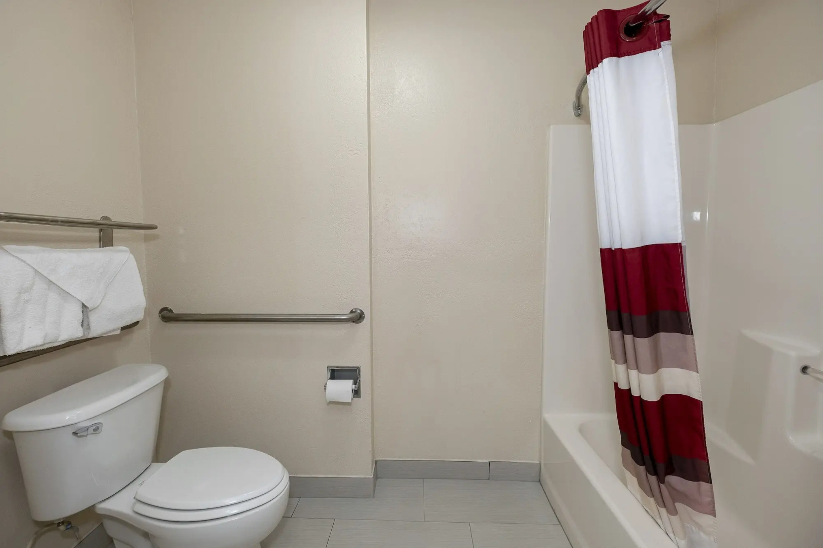 Red Roof Inn & Suites Pensacola - NAS Corry