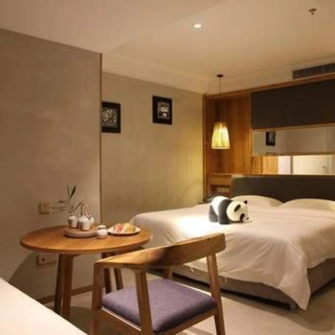 Qiliping Peninsula Hotel