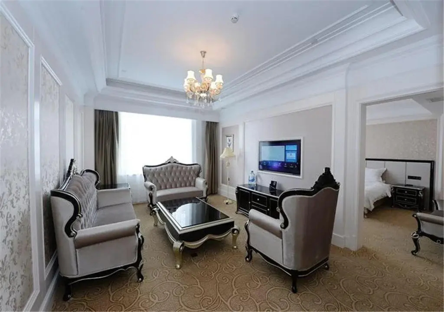 Taiyuan Xindongfang Hotel