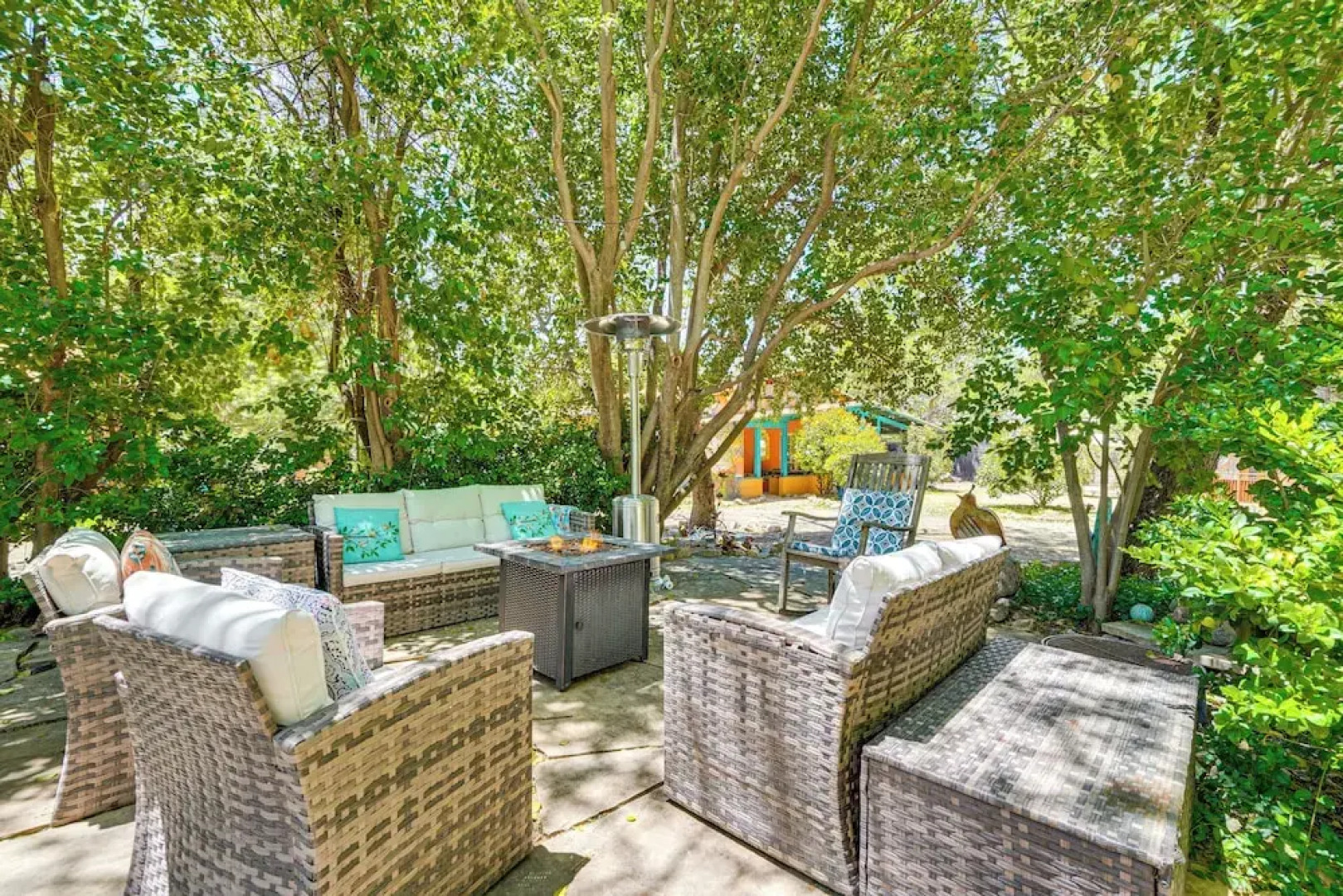 Vibrant 'casa Paloma' w/ Patio - Near Vineyards!