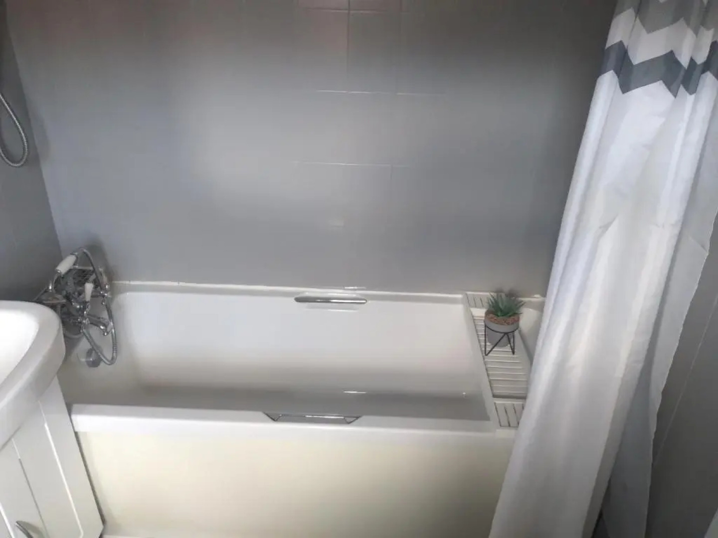 2 Bed House - Sleeps 4 - Pets - Garden - Parking