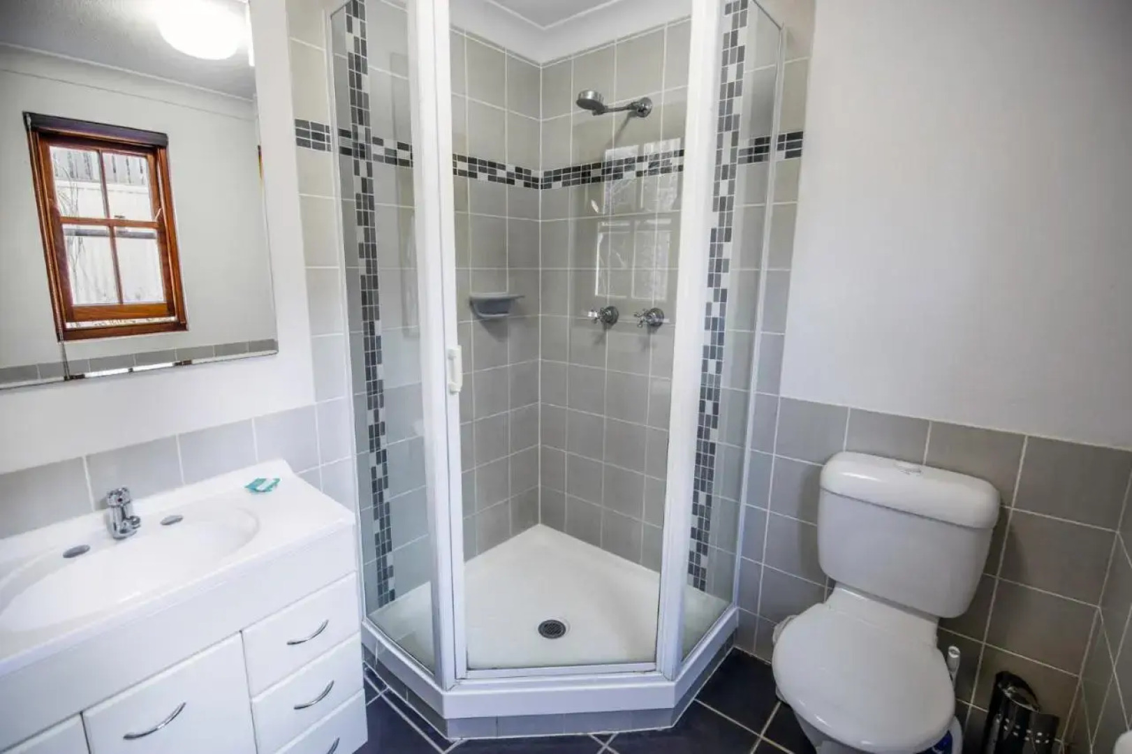 Island Adventure Holiday House