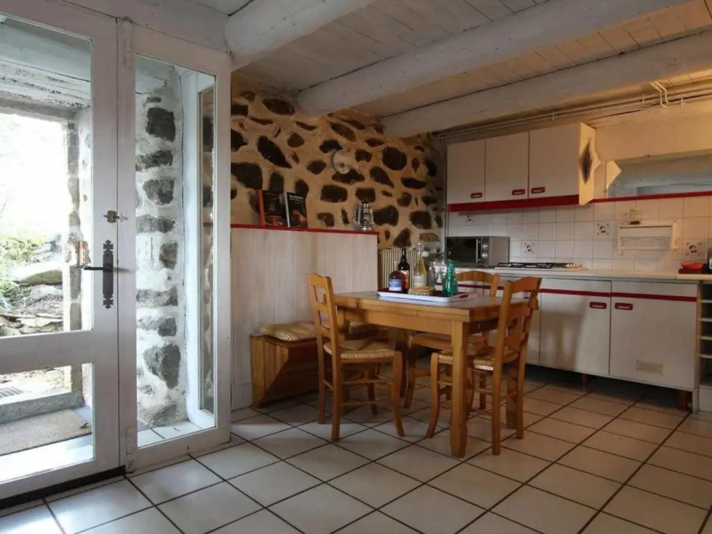 Gîte Saint-Julien-Chapteuil, 3 pièces, 4 personnes - FR-1-582-109