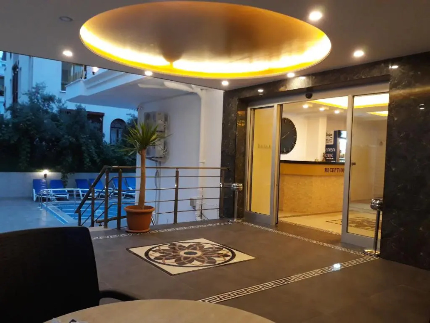 Golden Spark Apart Hotel