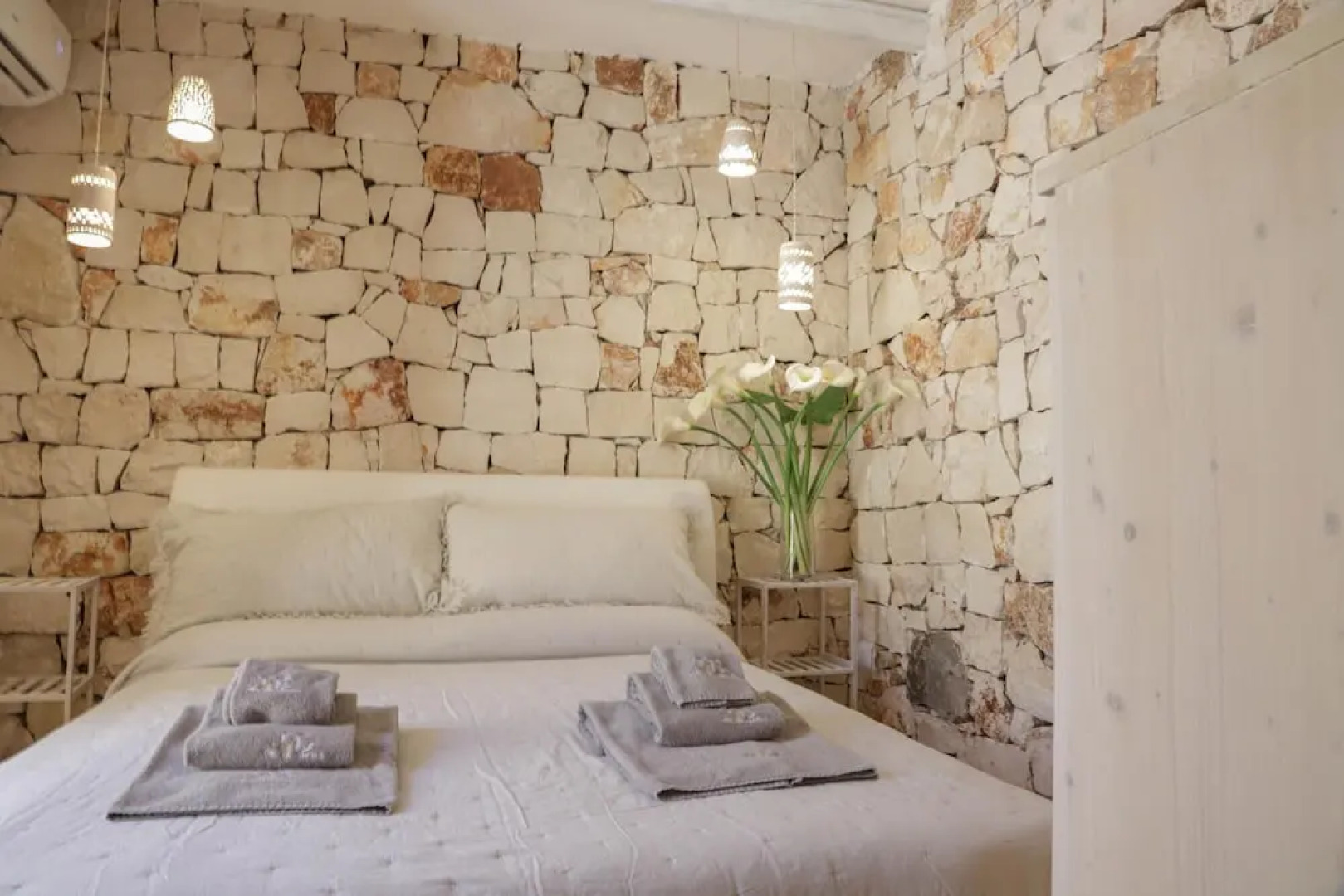 TD Trulli di Carole Renovated Trulli With Pool