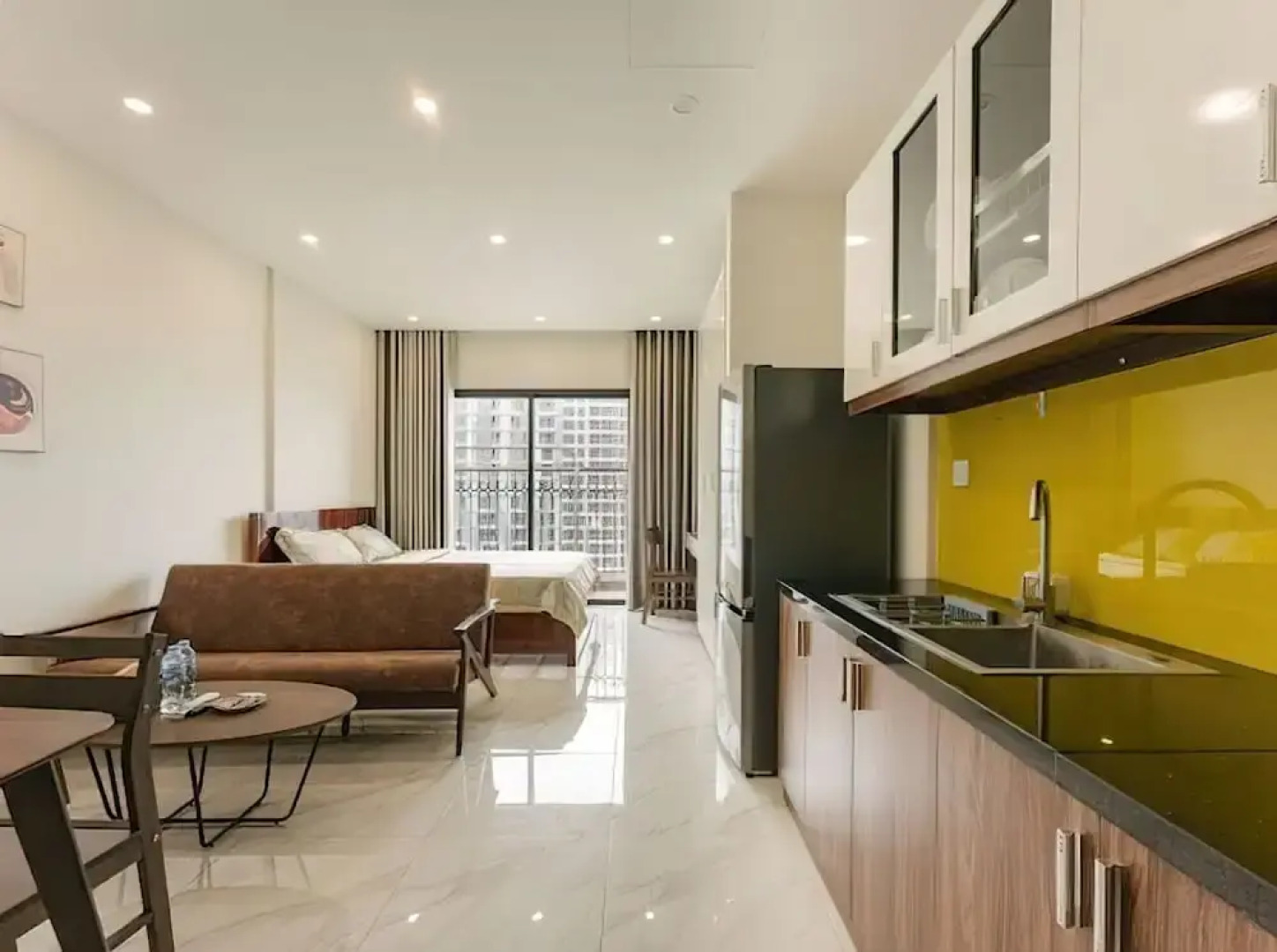 D El Dorado Westlake Luxury Apartments