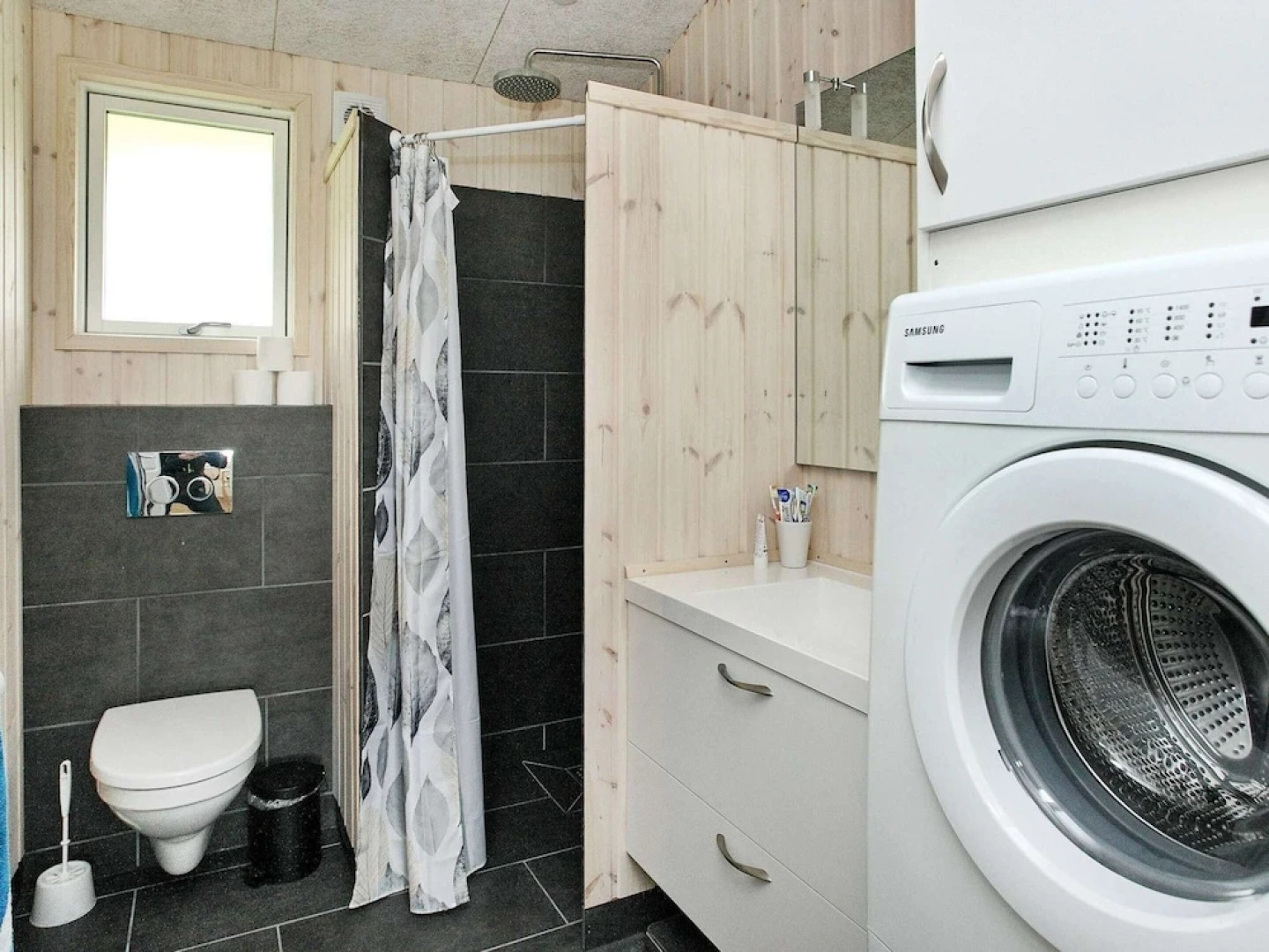 Spacious Holiday Home in Højslev near Sea