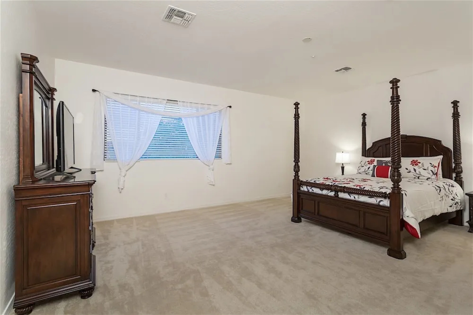 Pinnacle Vista 5 BR by Casago