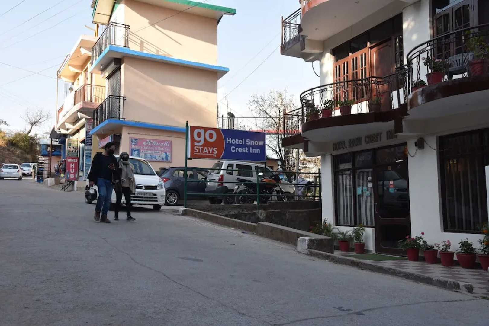 Hotel Snow Crest Inn