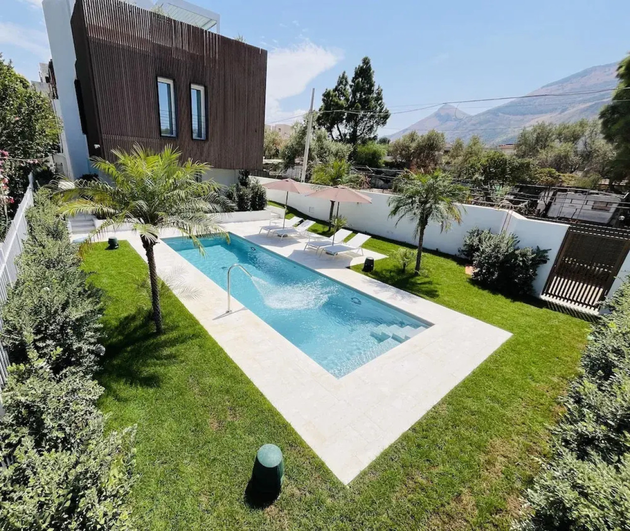 Marina Boutique Rooms