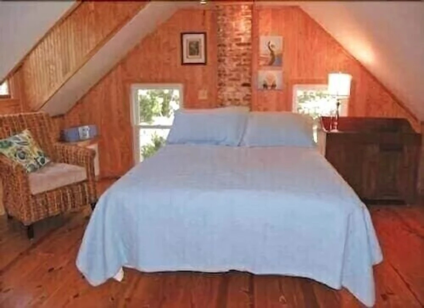 Lighthouse Cottage at Ocracoke 3 Bedrooms 2 Bathrooms Home