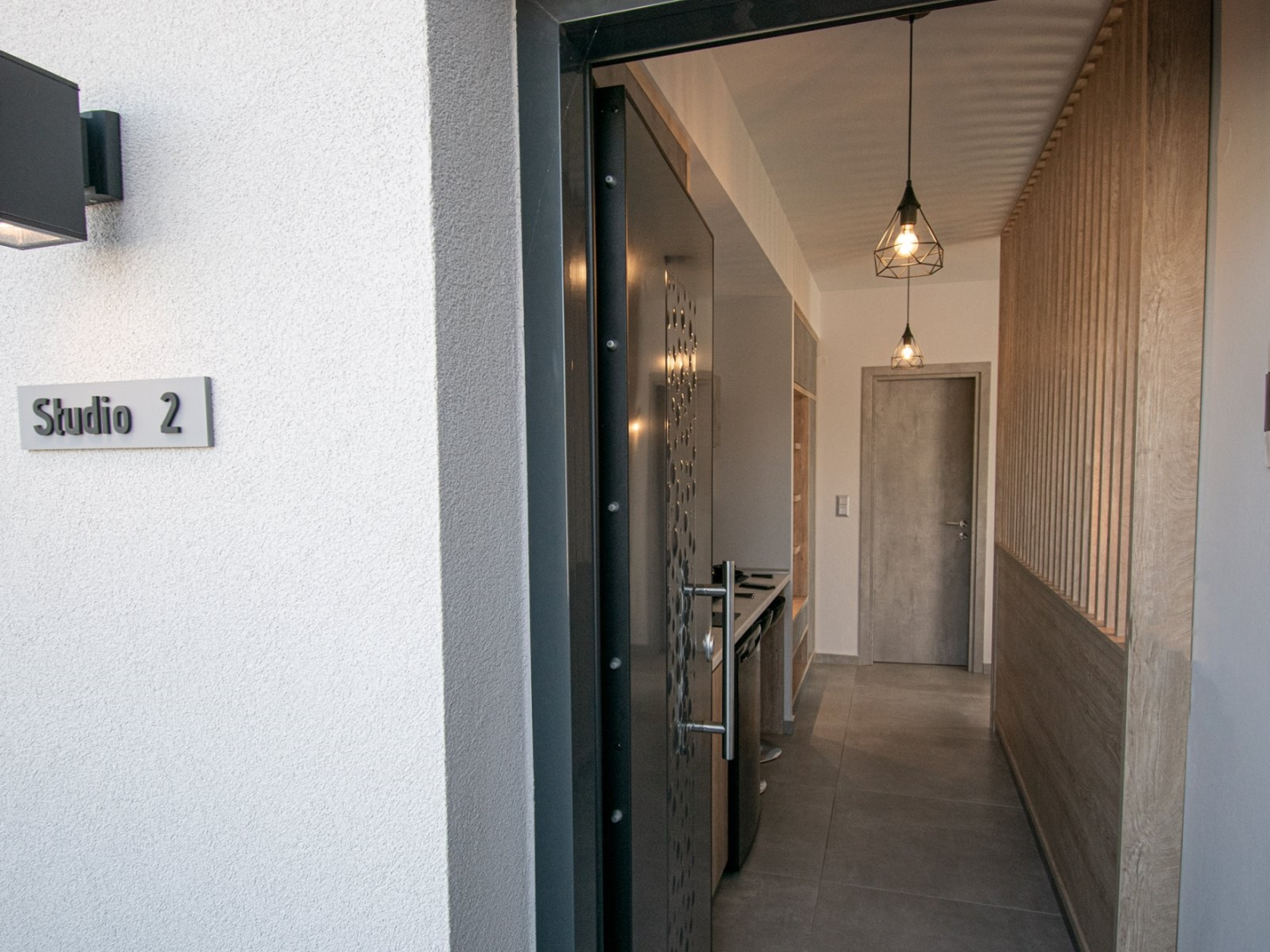 TheaSea Luxury Suites- Studio Suite 2