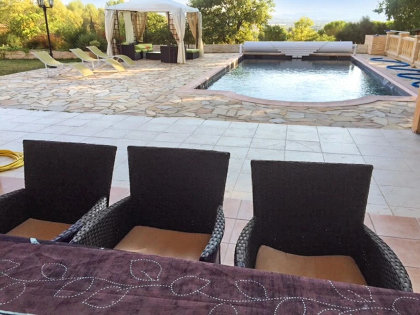 Well-appointed, 3-bedroom House Featuring a Swimming Pool and Terrace