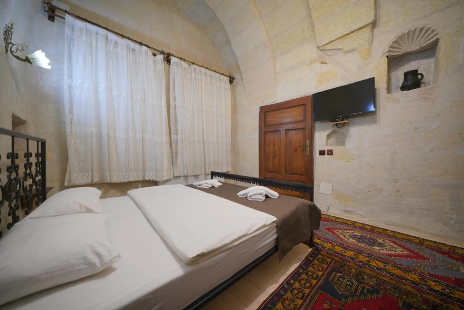 Megaron Cave Hotel