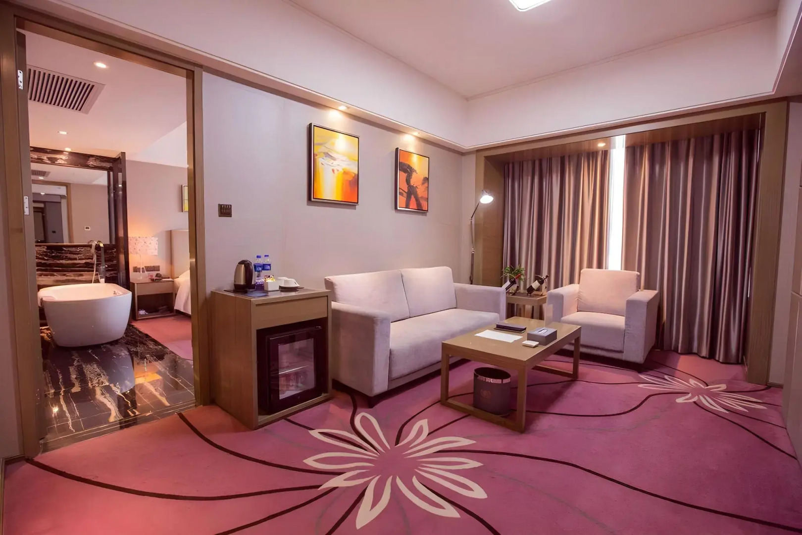 La Perle International Hotel - Free shuttle between hotel and Exhibition Center during Canton Fair & Exhibitor registration Counter