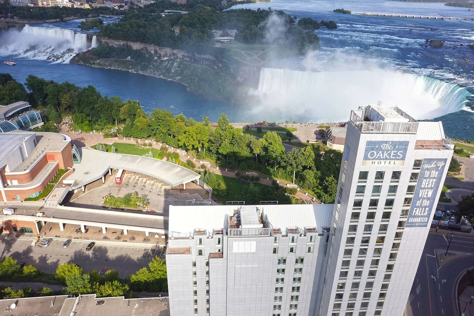 Oakes Hotel Overlooking the Falls