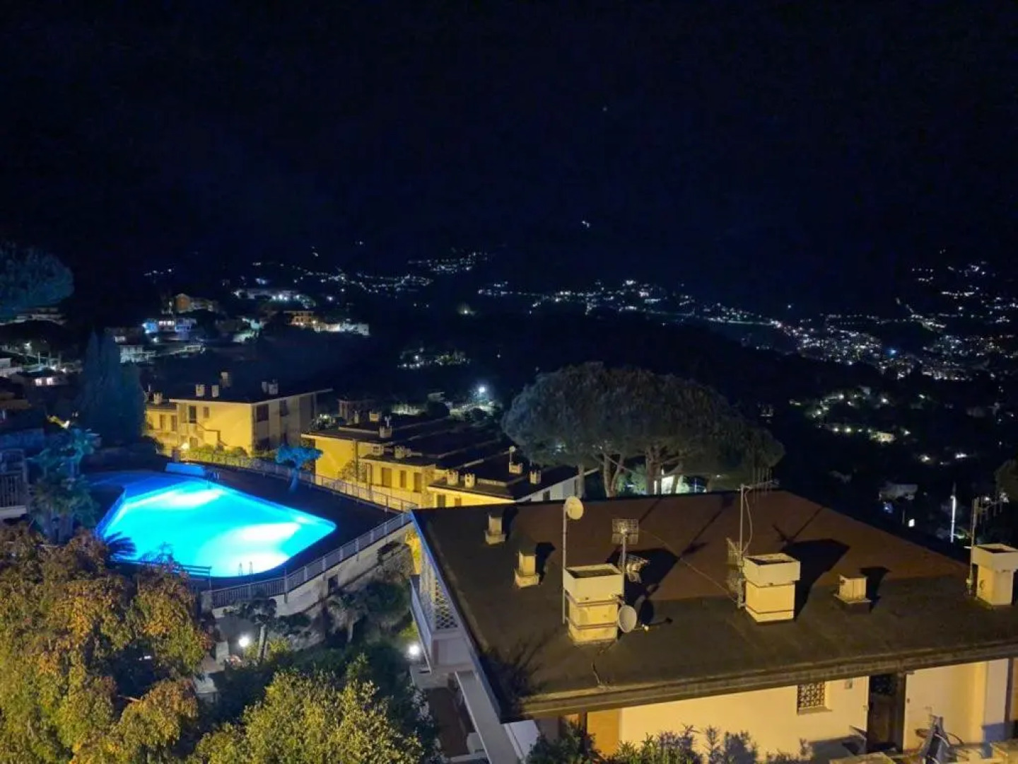 Residence "Delfino" con Piscina e Campo da Tennis