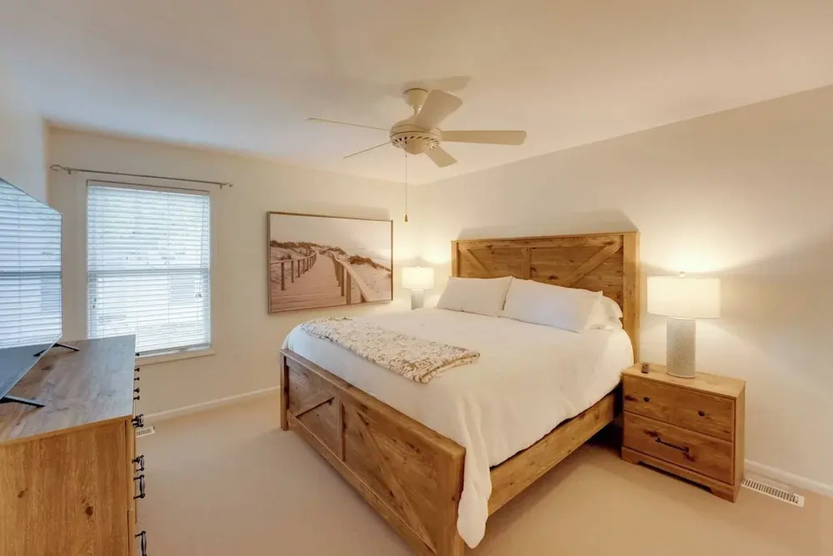 Holland Home: Walk to the Beach!