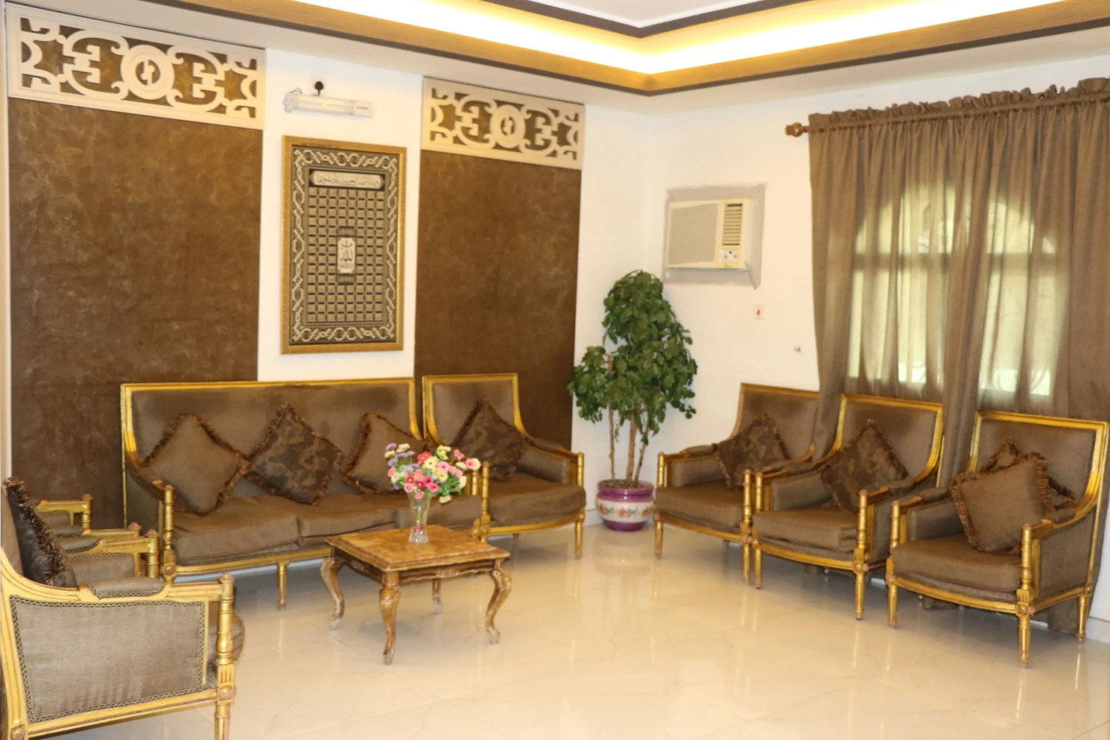 Al Alya Hotel Rooms and Suites