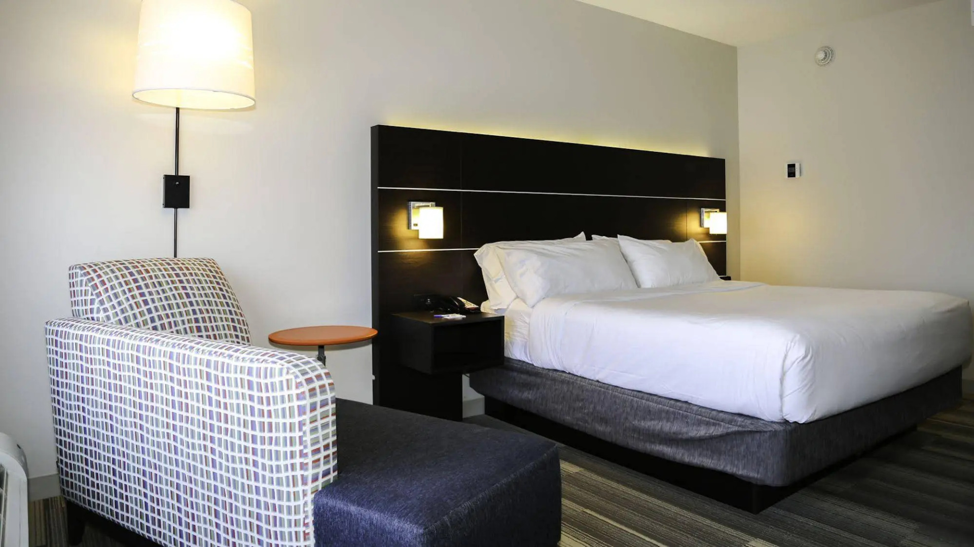 Holiday Inn Express & Suites Kingston-Ulster
