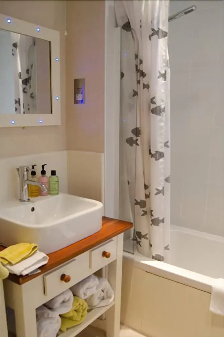 Lakes End Country Guest House
