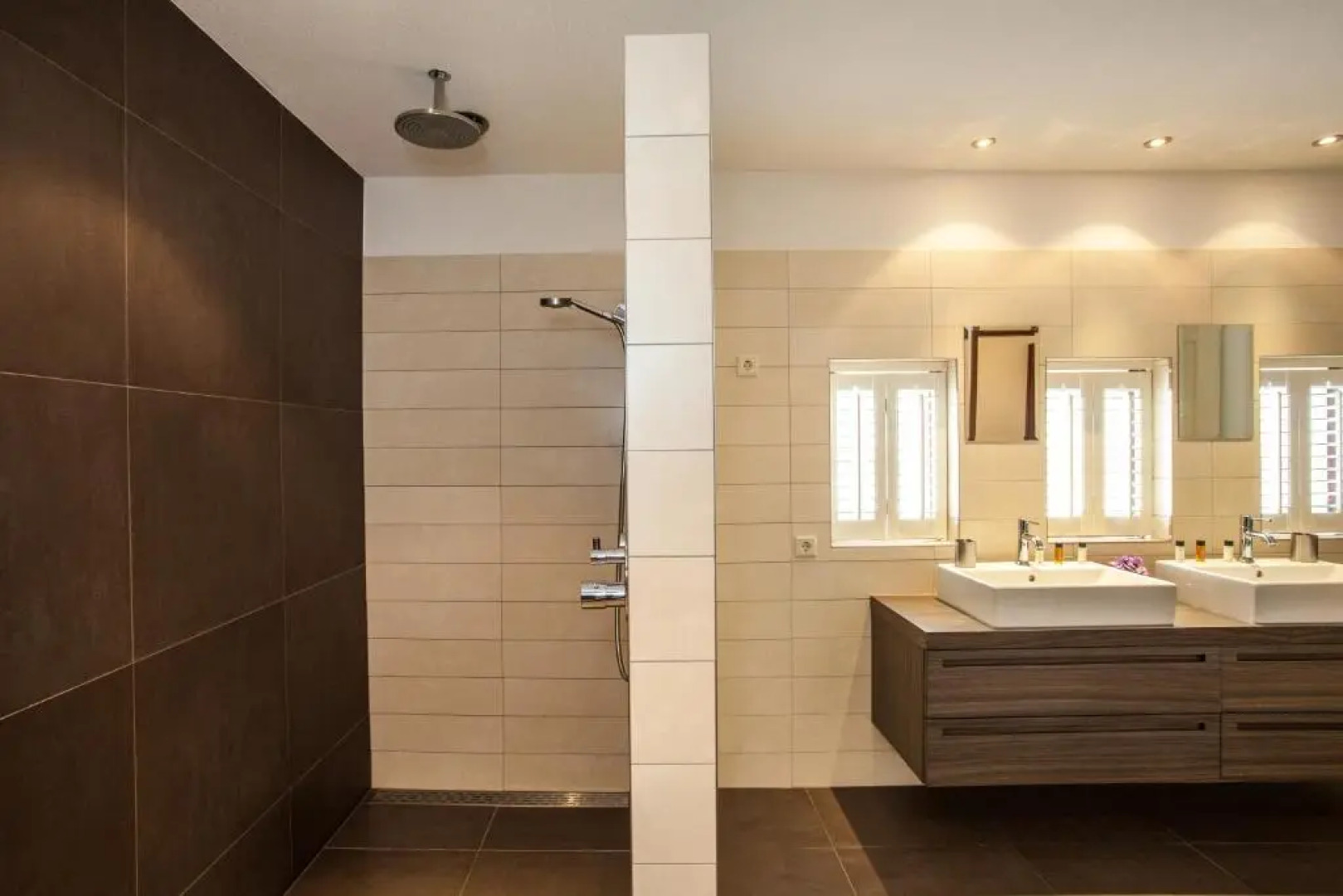 Strandhotel Dennenbos