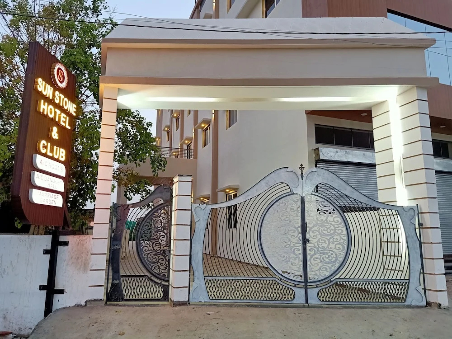 Sun Stone Hotel & Club