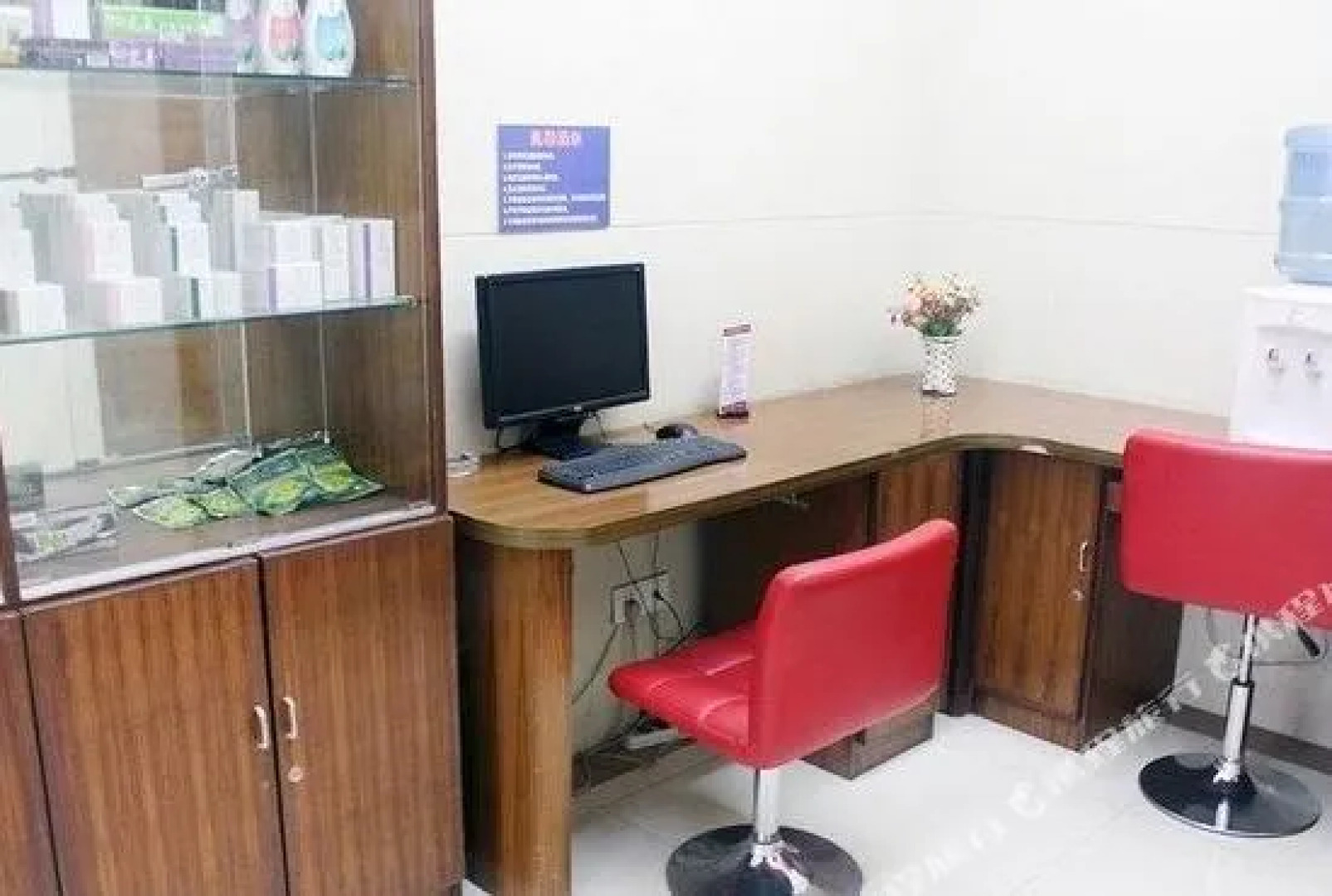 Eaka 365 Hotel Chain (Shijiazhuang People's Hospital Air Garden Store)