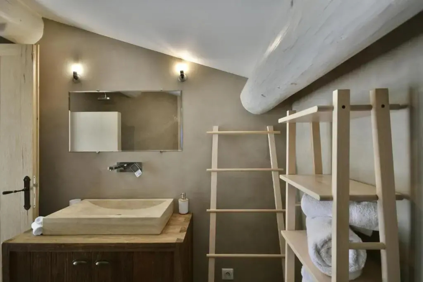 La Maison Des Collines (Adults Only)