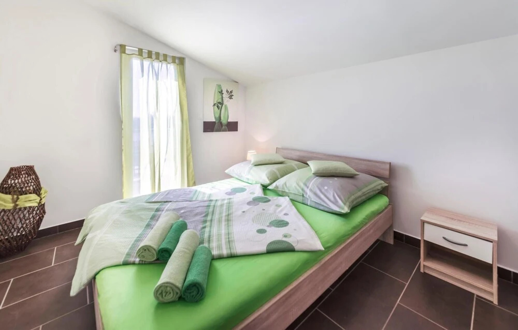 Nice Home in Trget With Wifi, 4 Bedrooms and Outdoor Swimming Pool