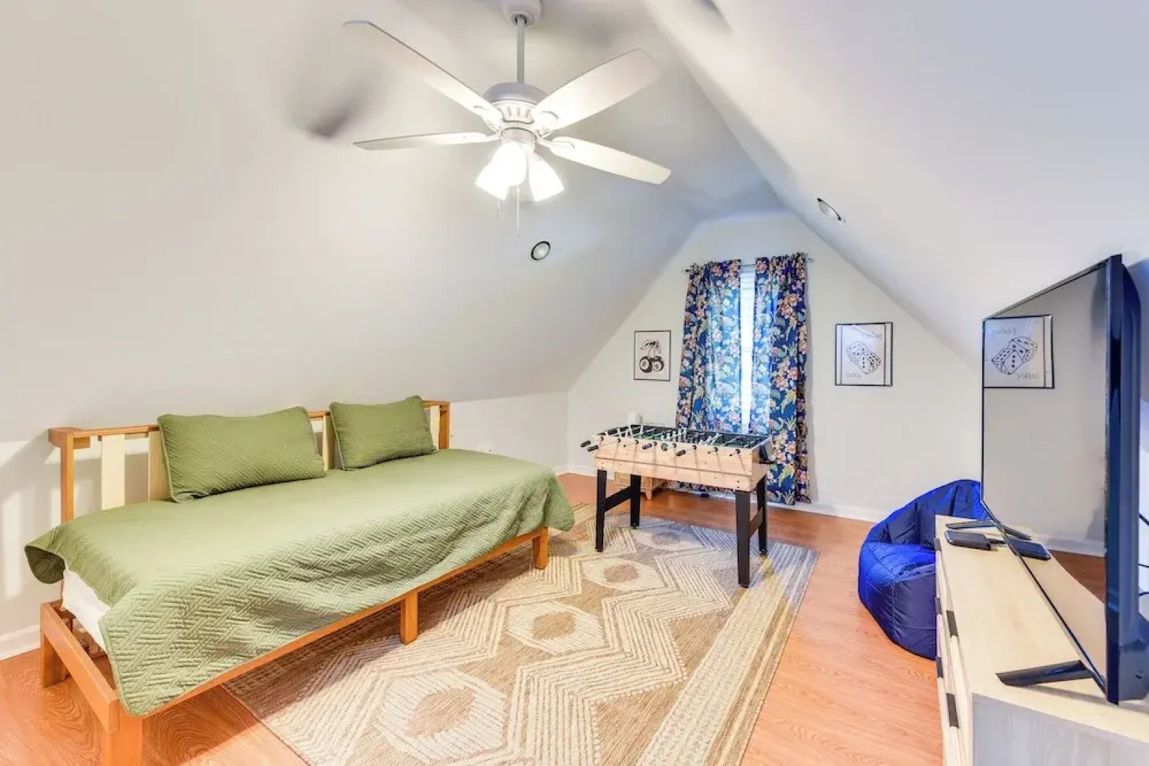 Savannah Home: Close to Bike Trails & Beaches!