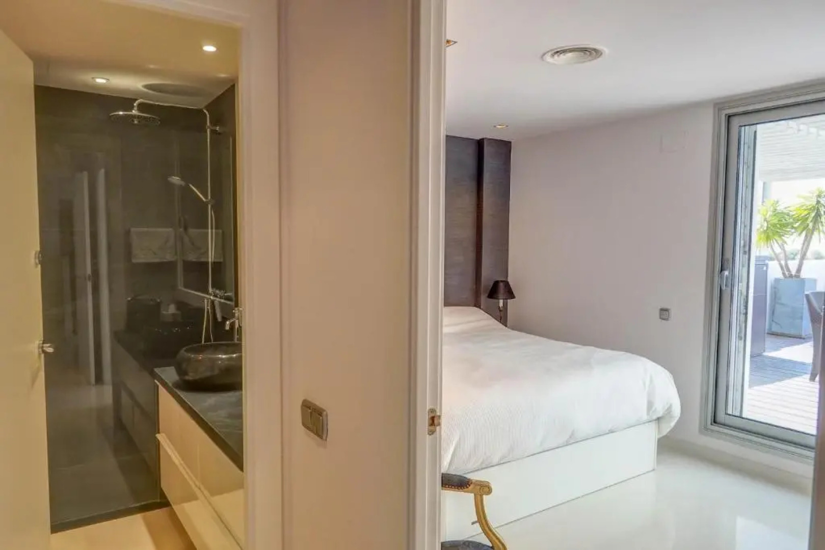 Elora Penthouse with Sea Views by Hello Homes Sitges