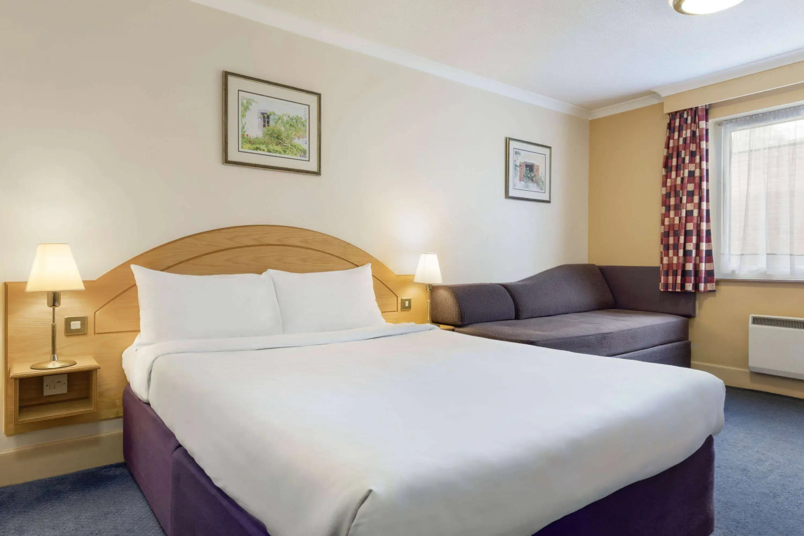 Days Inn by Wyndham Watford Gap